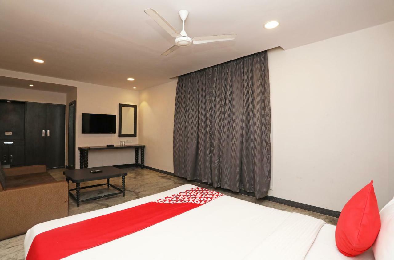 כלכותה Oyo 15966 Hotel Shivam מראה חיצוני תמונה