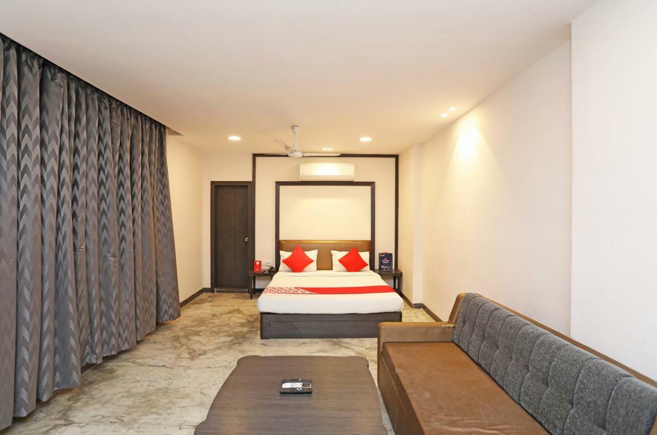 כלכותה Oyo 15966 Hotel Shivam מראה חיצוני תמונה